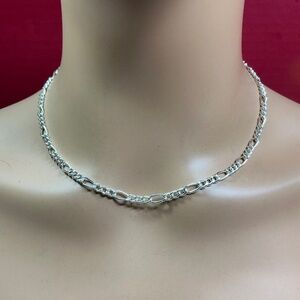 Silver tone Figaro chain / necklace. 18 inches long
